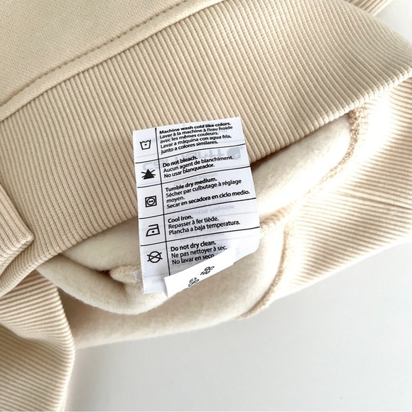 ⭐️HP⭐️ Cargartt Clarksburg Crewneck Pocket Sweatshirt - Picture 10 of 10